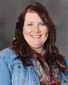 Headshot of Lisa Tschauner.