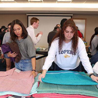 UNK students participating in project to support Ukrainian refugees