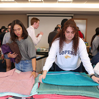 UNK students participating in project to support Ukrainian refugees