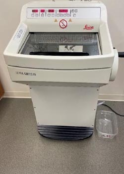 Photo of the Leica CM1520 Cryostat