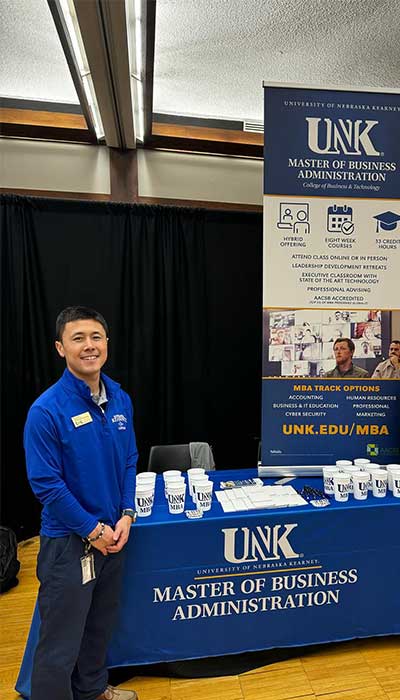 Suzuki promoting MBA program at UNL career Fair