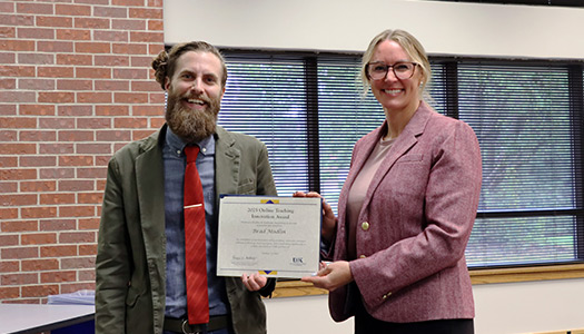 UNK English professor Brad Modlin named 2025 Online Teacher Innovation Award winner
