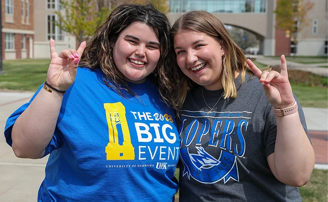 two students throw their lopes