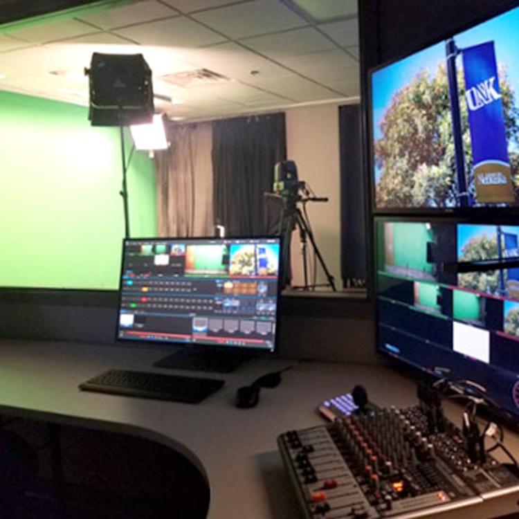 UNK Online studio space with green screen